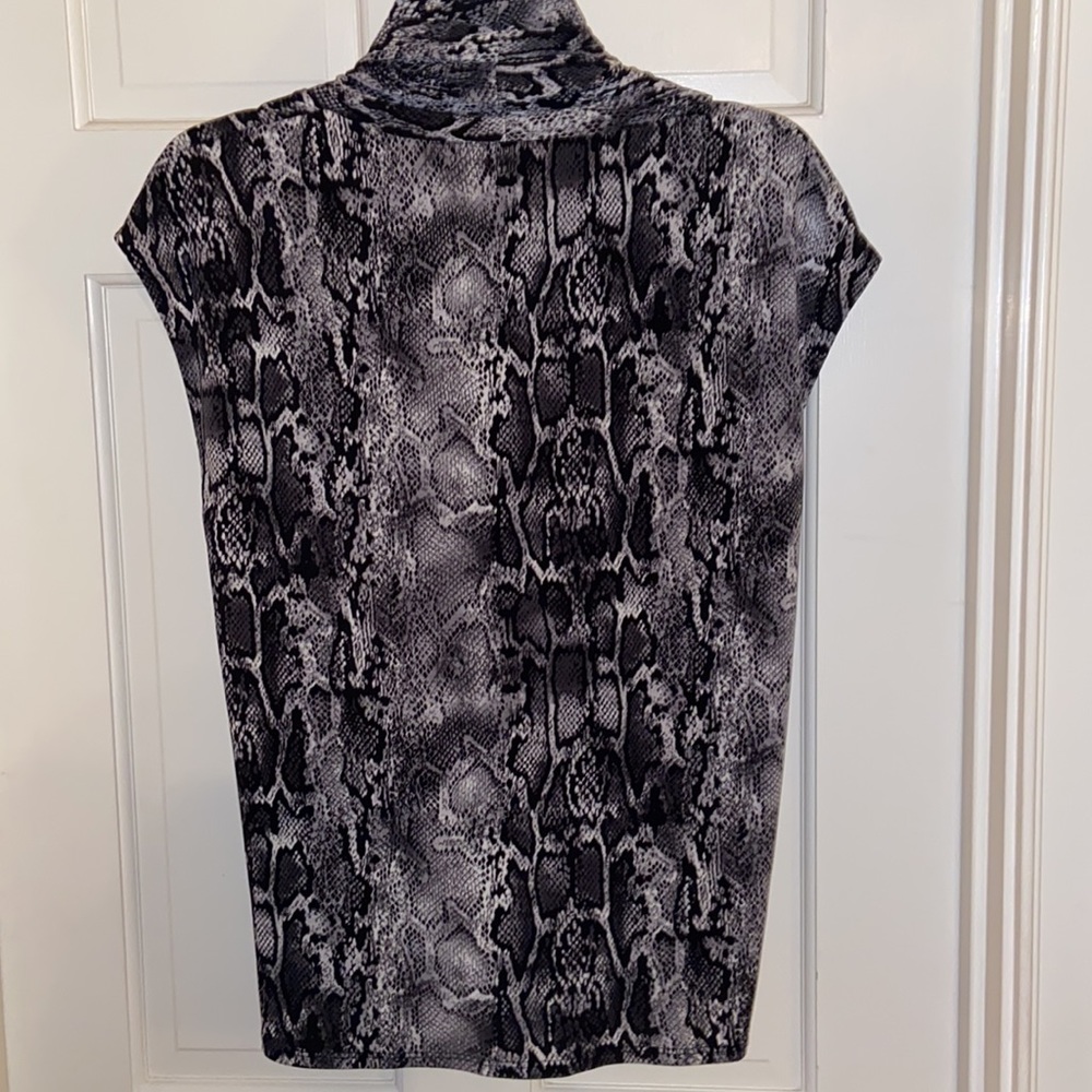 Laundry By Shelli Segal Python Print Surplus Top - image 4